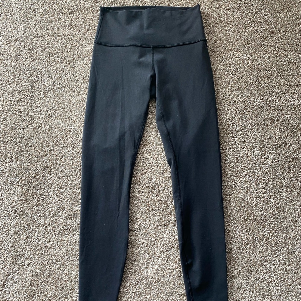 Lululemon Wunder Under leggings 28” size 6